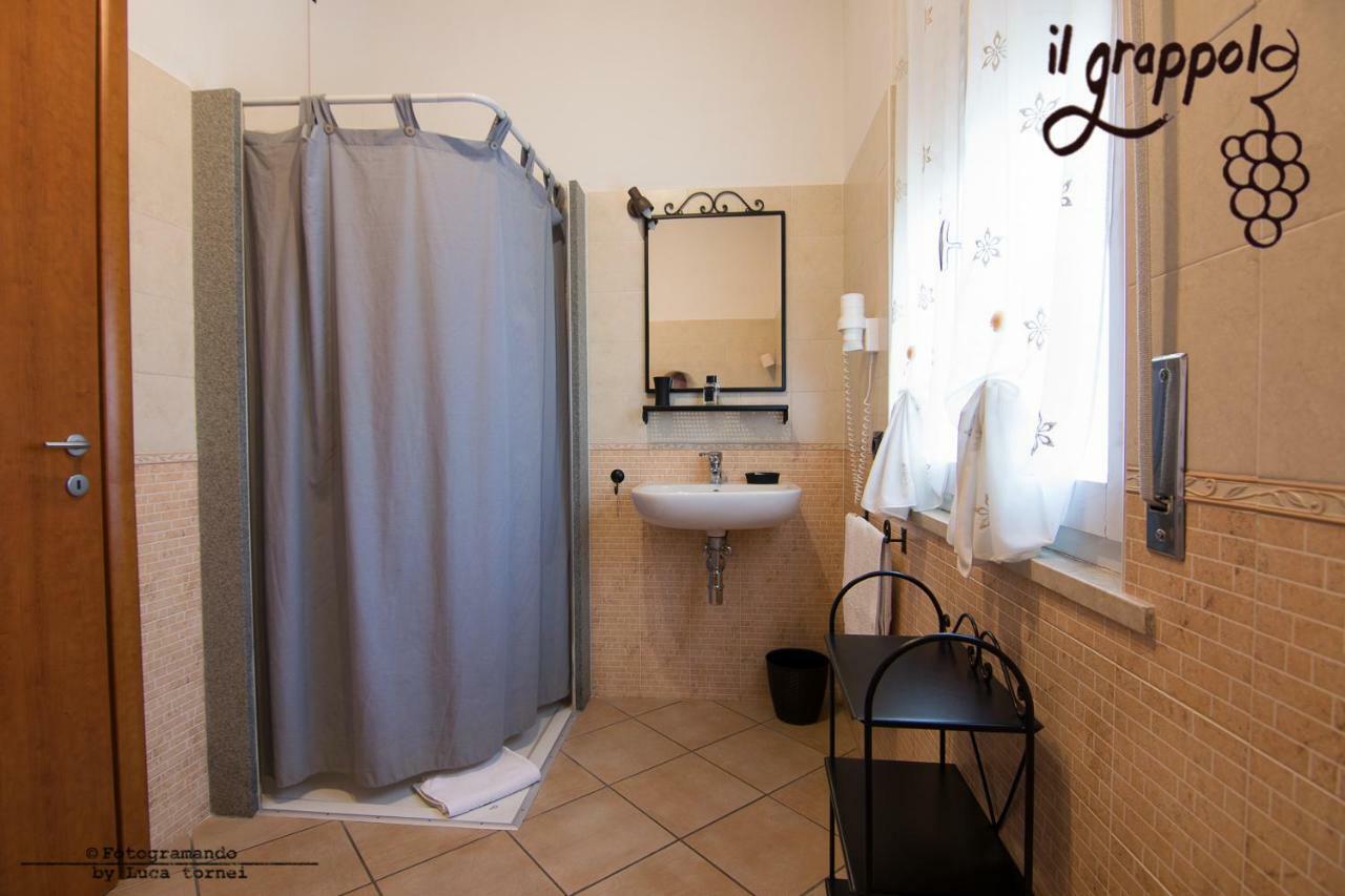 B&B Il Grappolo Foresteria Lombarda Sirmione Exterior photo